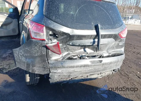 2016 Ford Escape Titanium z USA, uszkodzony, nr VIN 1FMCU9J97GUB85018